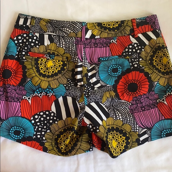 Banana Republic Multi Color Print Shorts - Picture 3 of 3